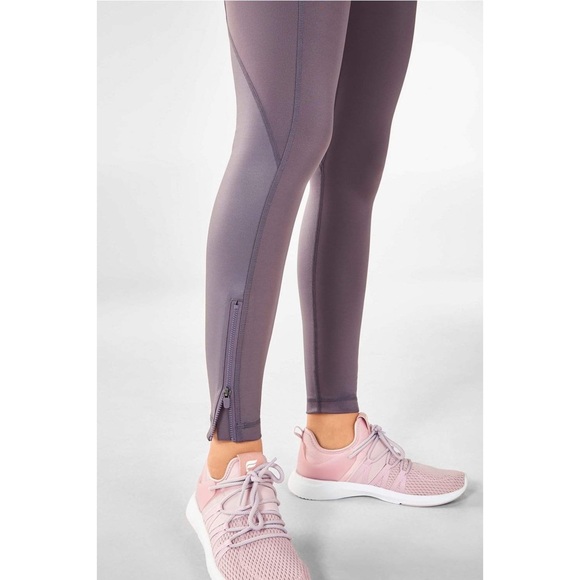Fabletics High-Waisted UltraCool Spin Pant Legging - Picture 4 of 9